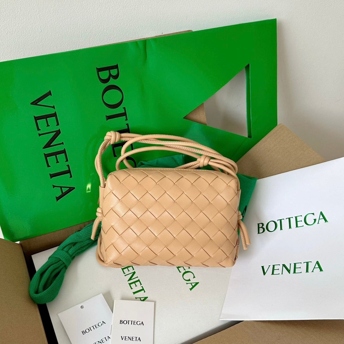B*V LOOP CALFSKIN