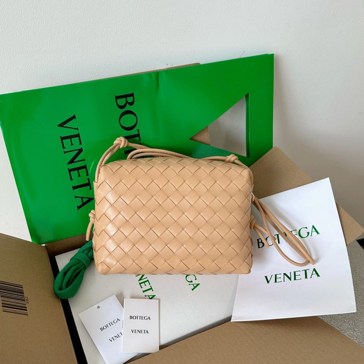 B*V LOOP CALFSKIN