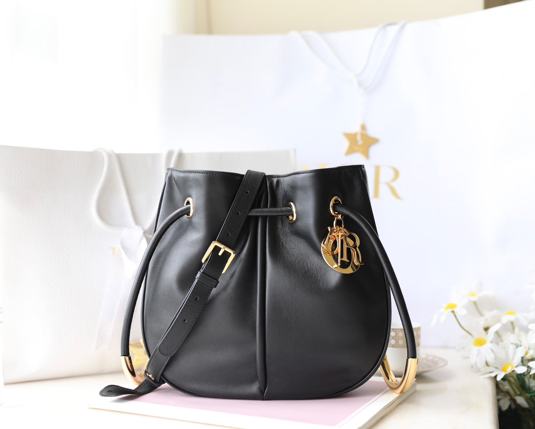 C*D MEDIUM 28 BUCKET BAG IN BLACK LAMBSKIN