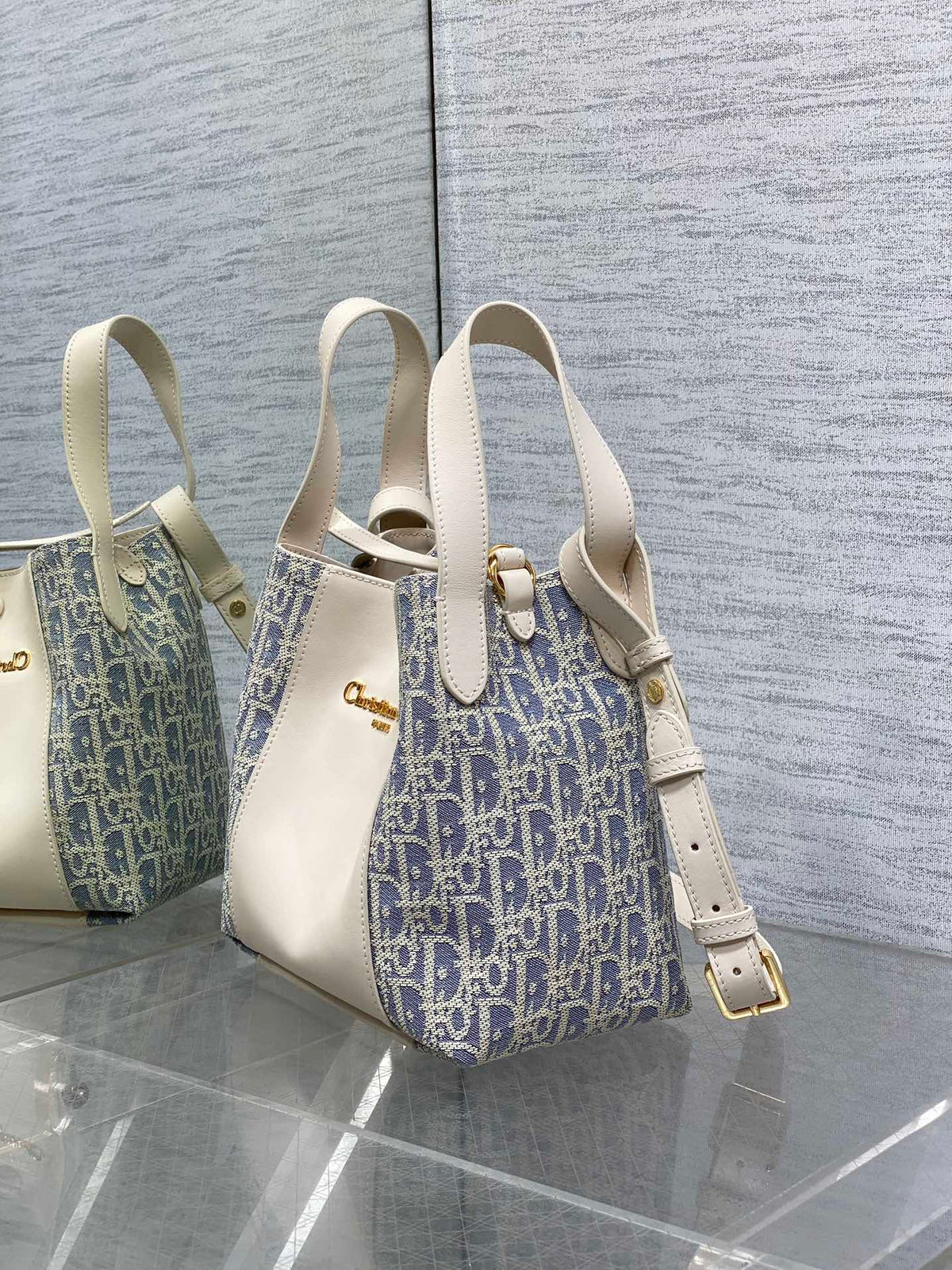 C*D bucket bag 21cm  natural canvas with creamy white calfskin