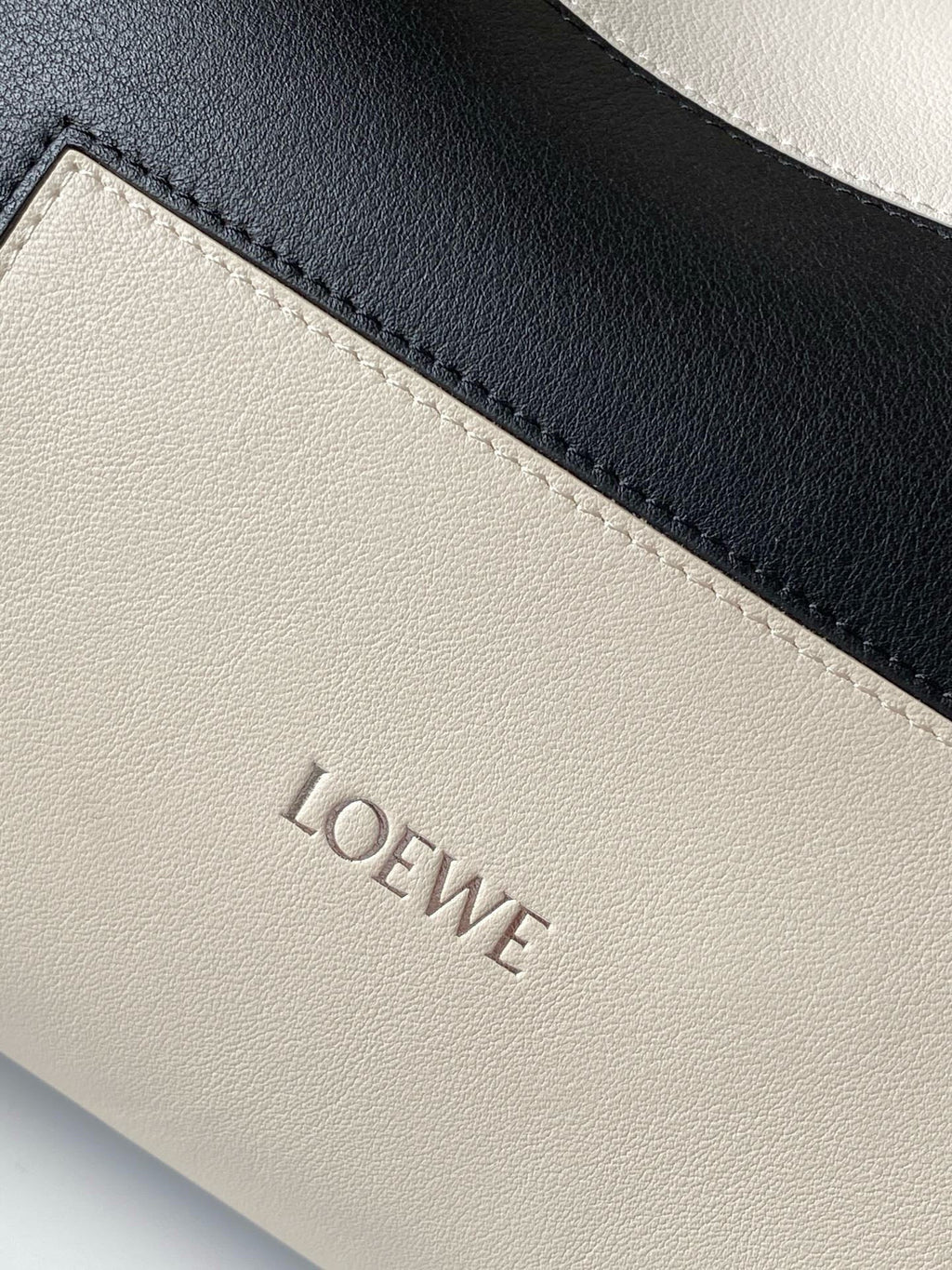 L*ewe Flamenco Clutch Medium 30 Light Grey Nappa Lambskin