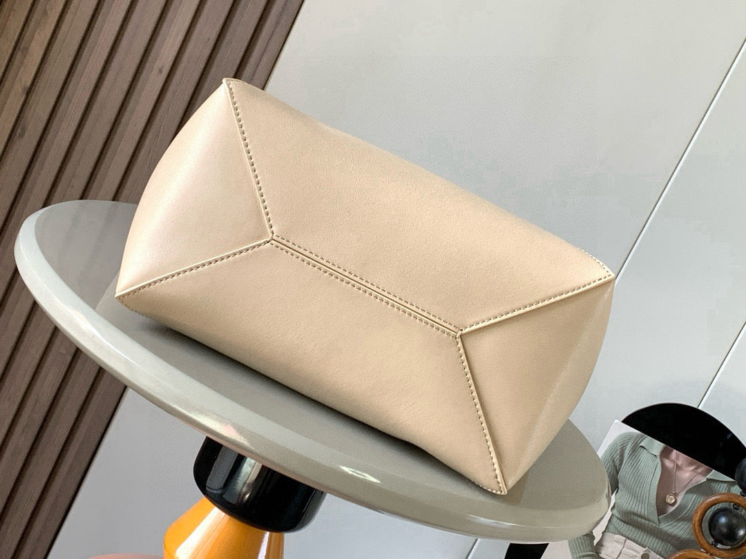 L*E 31 Medium Puzzle Fold Tote In Asphalt Beige/White Glossy Cowhide