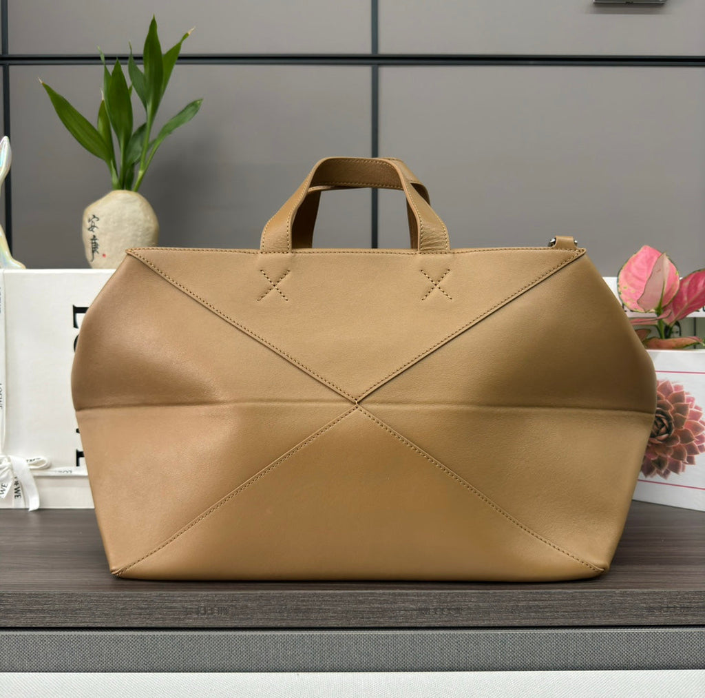 L*ewe Puzzle Fold Handbag in Glossy Brown Cowhide Leather