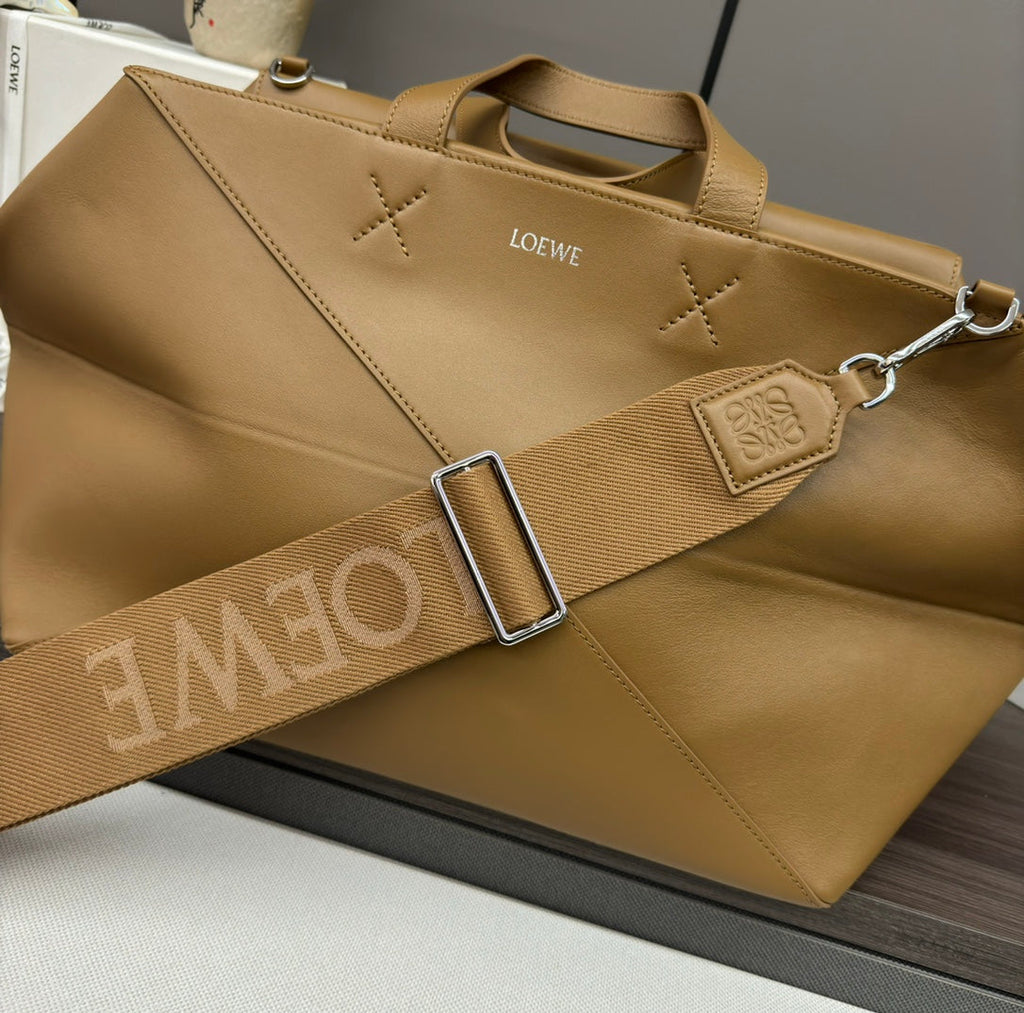 L*ewe Puzzle Fold Handbag in Glossy Brown Cowhide Leather
