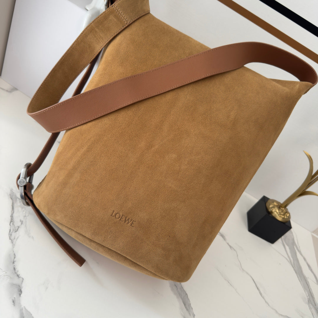 L*ewe Loop Medium 39cm in Brown Suede Cowhide