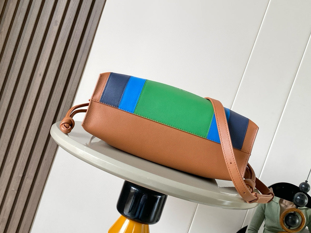L*ewe Flamenco Clutch Medium 30 Caramel Bright Green Nappa Lambskin