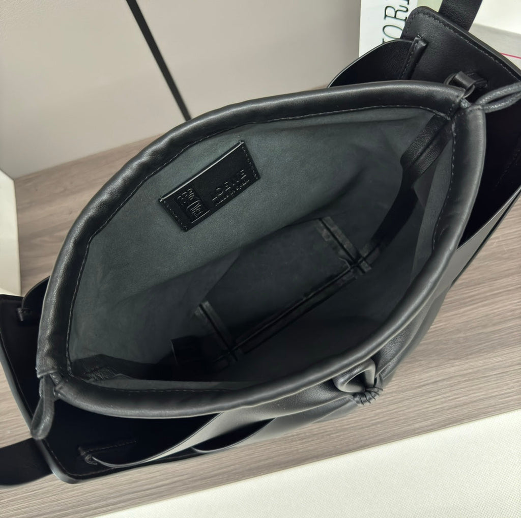 L*ewe Hammock Compact 17 Handbag in Black Calfskin