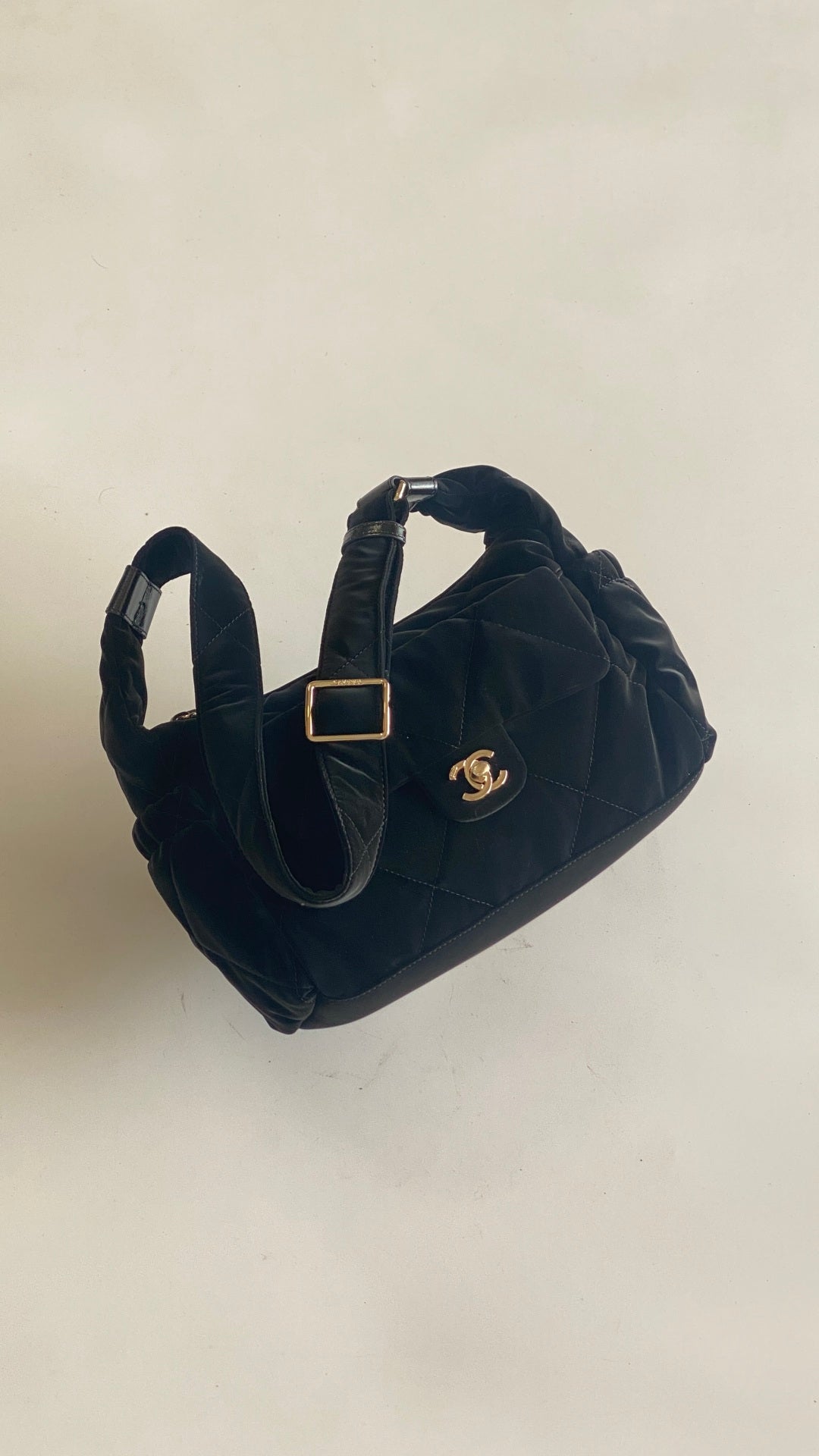 C*C Bowling Large 32 Black in Velvet Nylon Bag