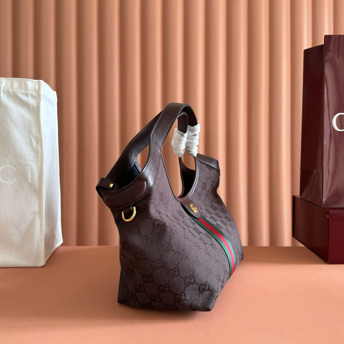 G*cci Giglio Tote Bag 25 Dark Brown in Lustrous Coated G*G Fabric
