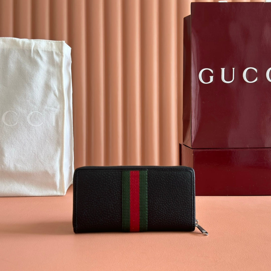 G*G Ophidia Wallet 19.5 Black in Cowhide