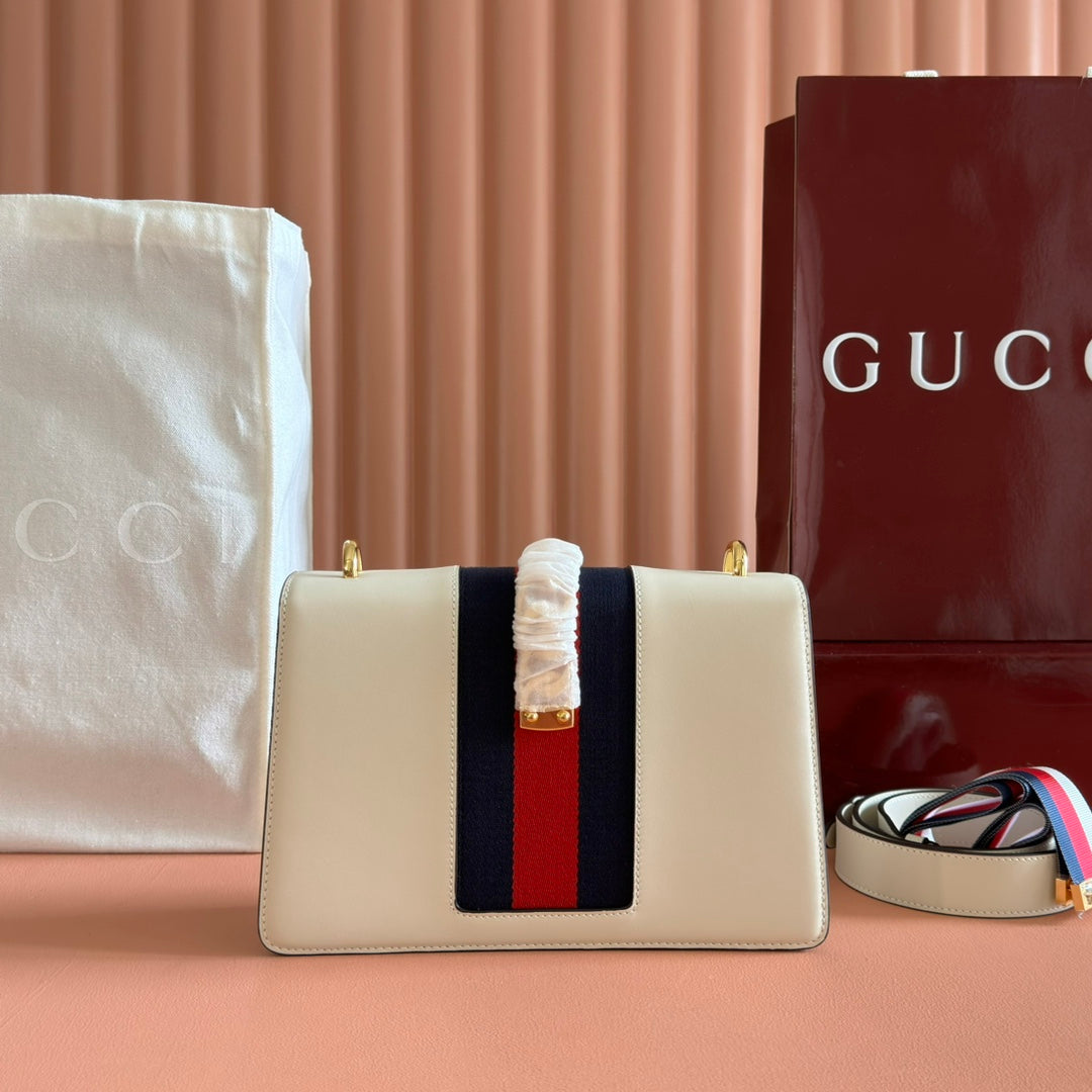 G*cci Sylvie Shoulder Bag Cowhide