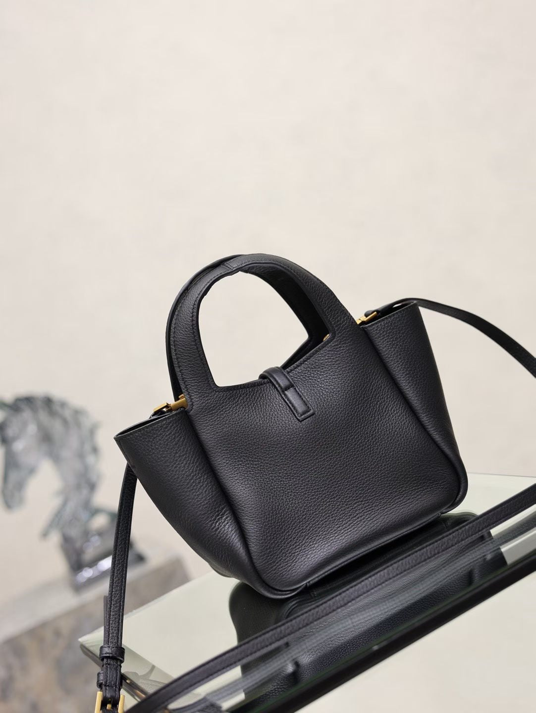 Y*S*L Le 5 à 7 Baby Bea Tote Bag 19cm Black in Deerskin