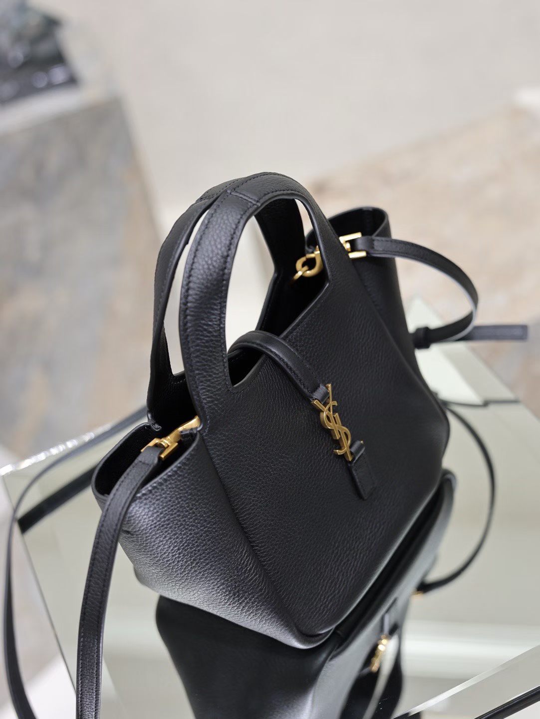 Y*S*L Le 5 à 7 Baby Bea Tote Bag 19cm Black in Deerskin