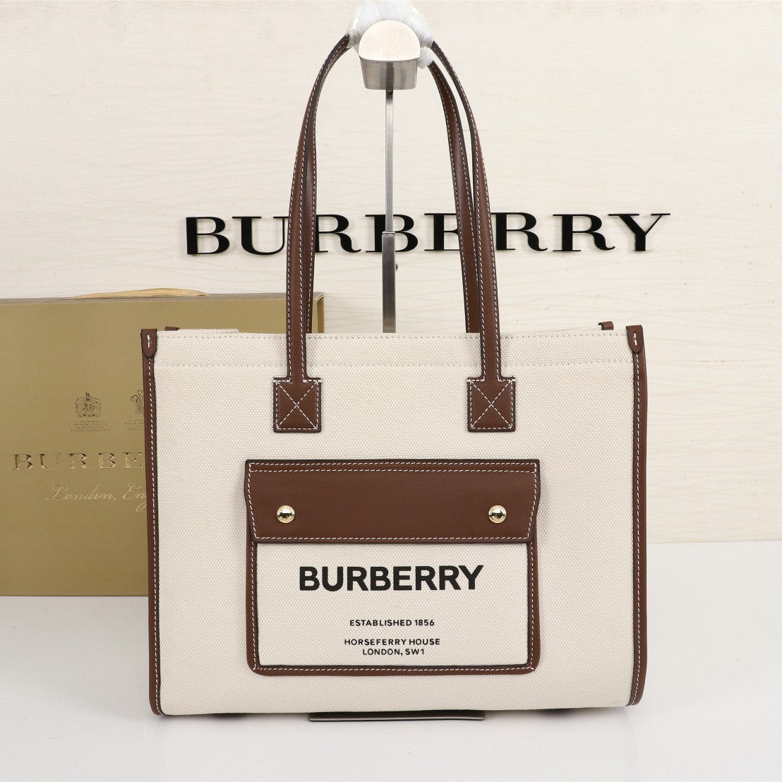 B*rberry Freya Tote Bag 33cm Ivory Brown in Cowhide