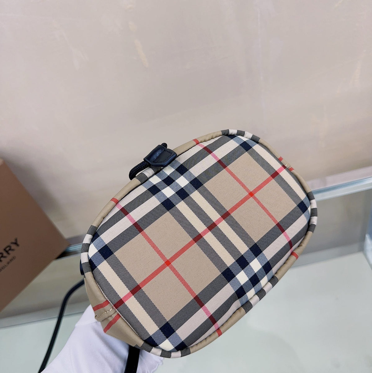 B*rberry Phoebe Icon Stripe Bucket Bag 22cm Beige in Nylon