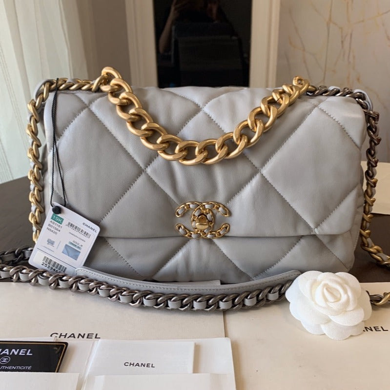 19 FLAP BAG GOATSKIN GOLD HARDWARE