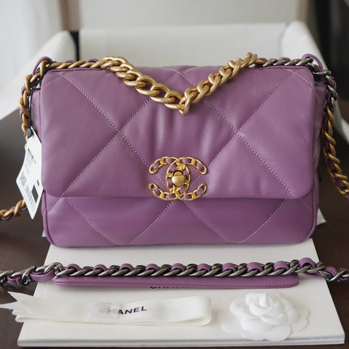 19 FLAP BAG GOATSKIN GOLD HARDWARE
