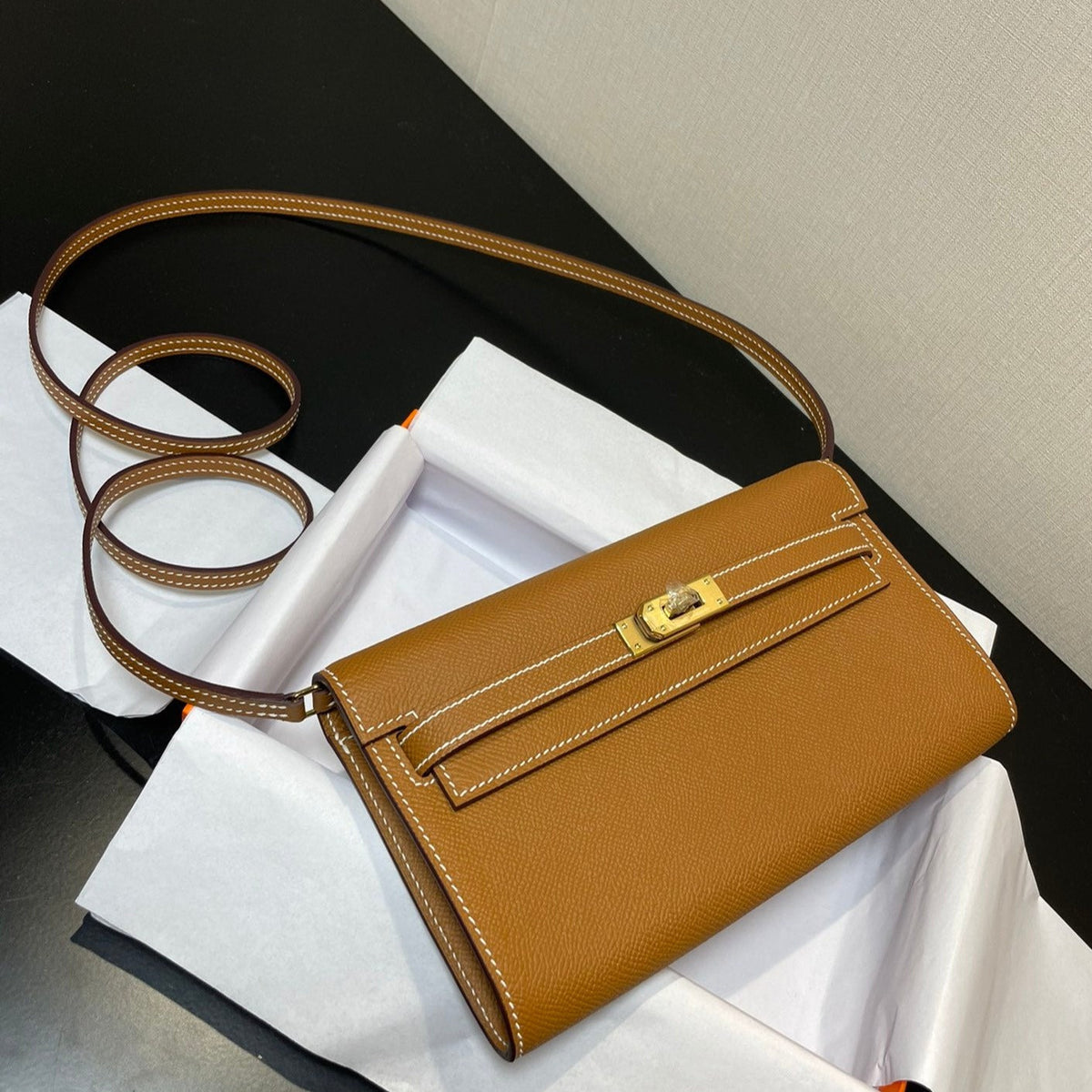 KELLY TO GO WALLET EPSOM GOLD HARDWARE