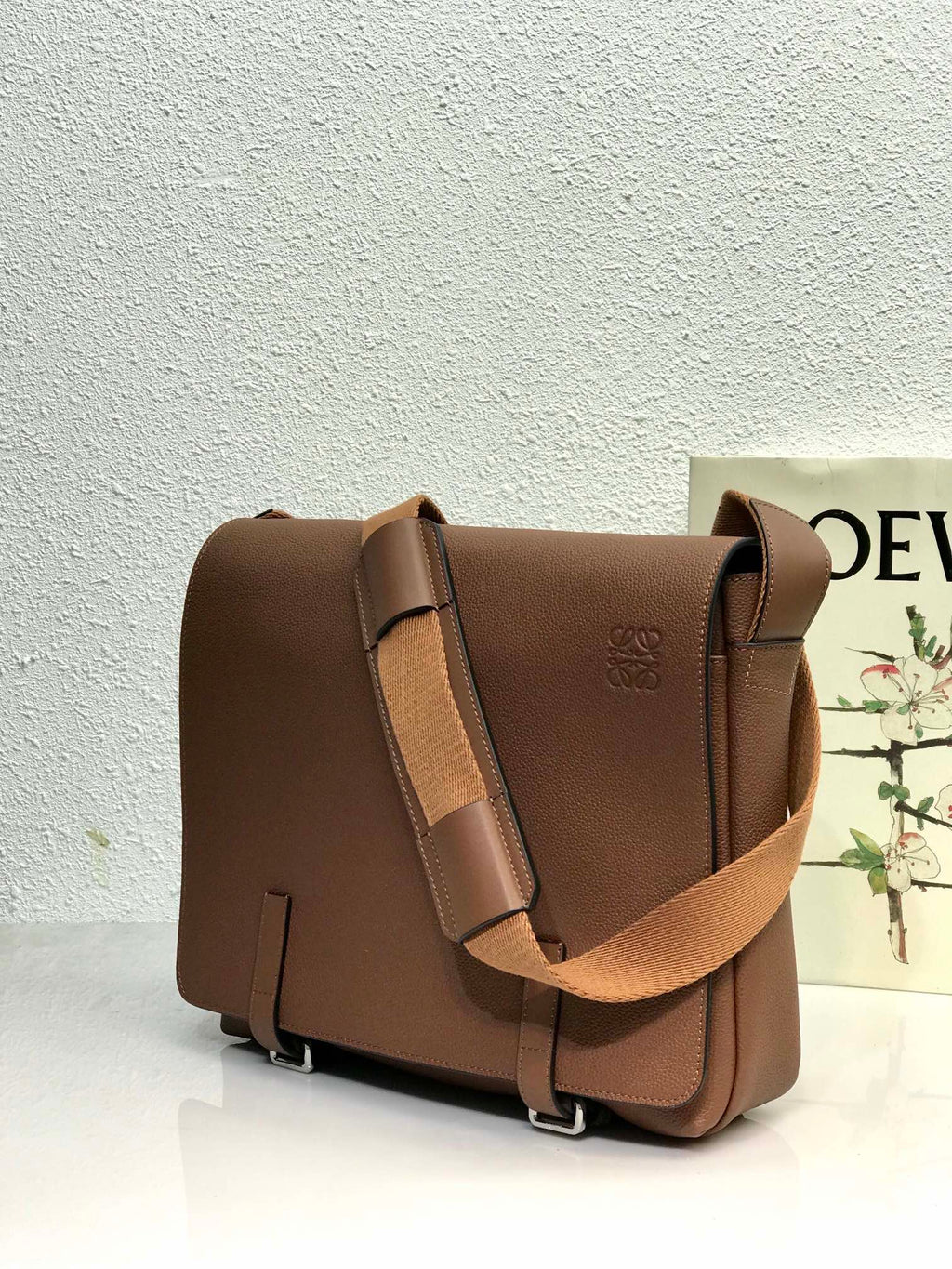 L*E 33 XS MILITARY MESSENGER BAG IN WINTER BROWN CALFSKIN AND JACQUARD