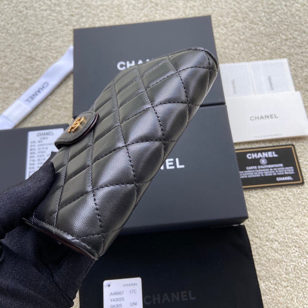 C*C A48667 Zip Pocket Wallet Black Sheepskin GHW