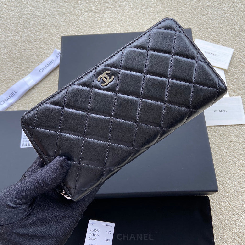 C*C A50097 Classic Zipper Wallet Black Lambskin Sliver Steel