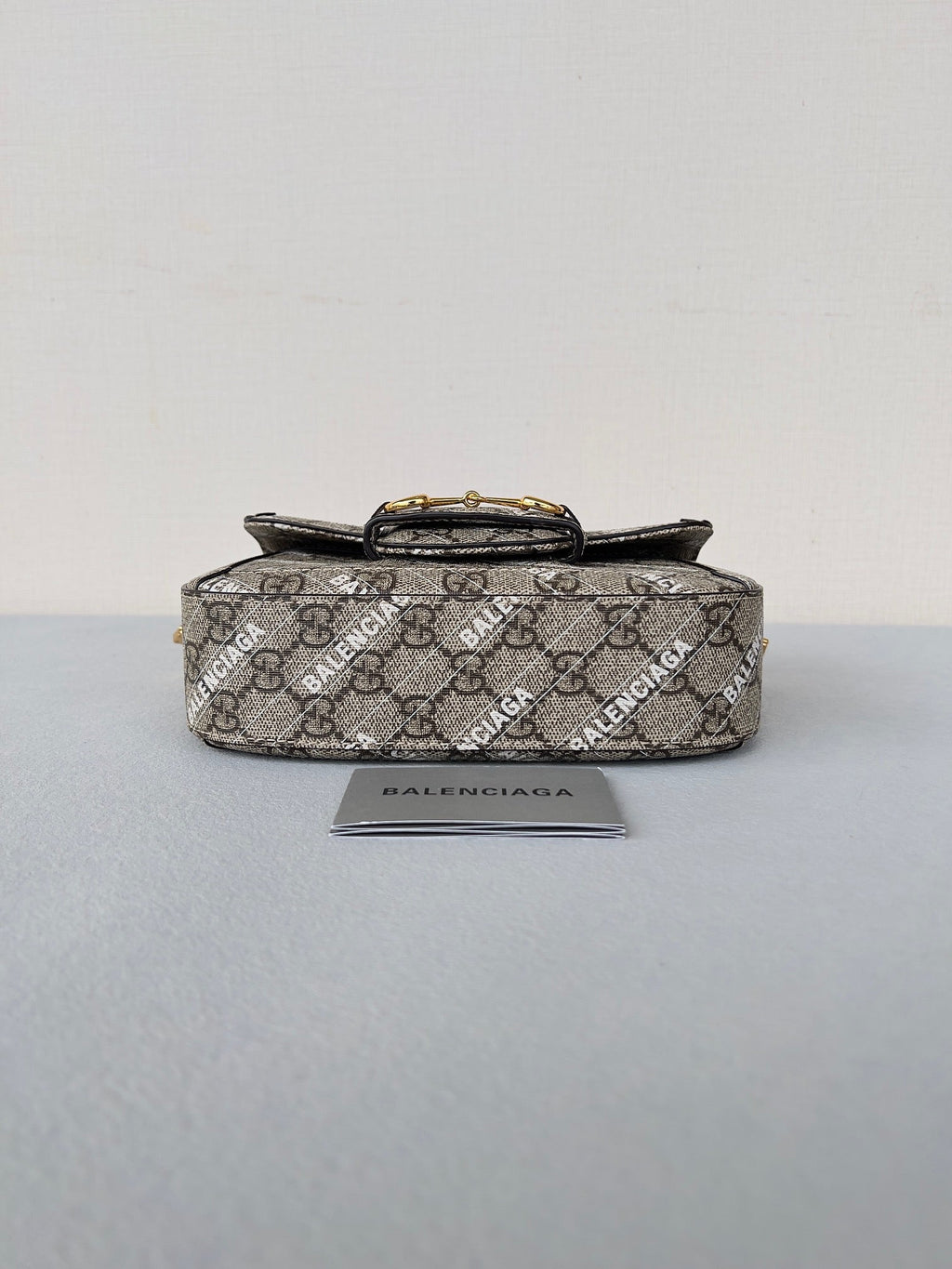 G*G MINI 25 PRINTED SADDLE BAG IN EICRU BEIGE CANVAS