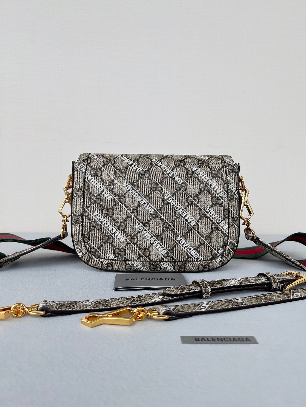 G*G MINI 25 PRINTED SADDLE BAG IN EICRU BEIGE CANVAS