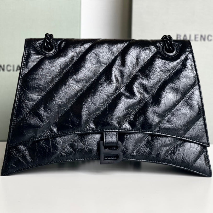 CRUSH CHAIN BAG QUILTED CRUSHED CALFSKIN BLACK HARDWARE