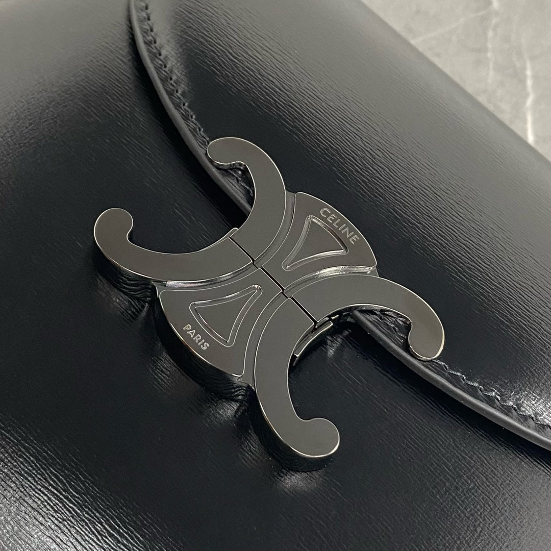 C*line Chain Besace Clea Bag Triomphe Black Calfskin SHW