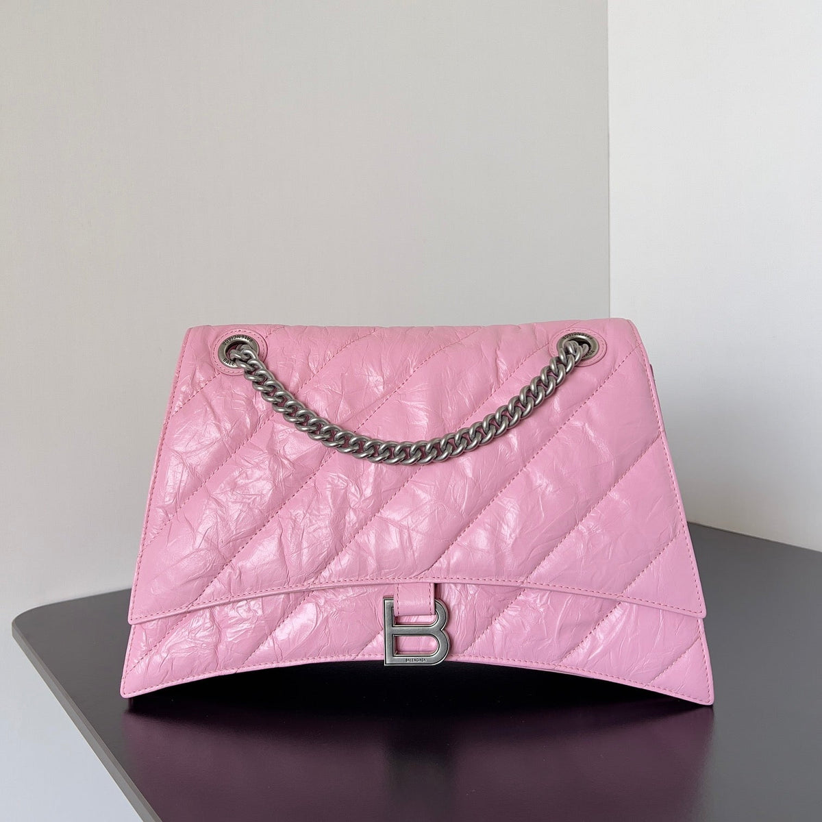 CRUSH CHAINED BAG QUILTED CRUSHED CALFSKIN SILVER HARDWARE