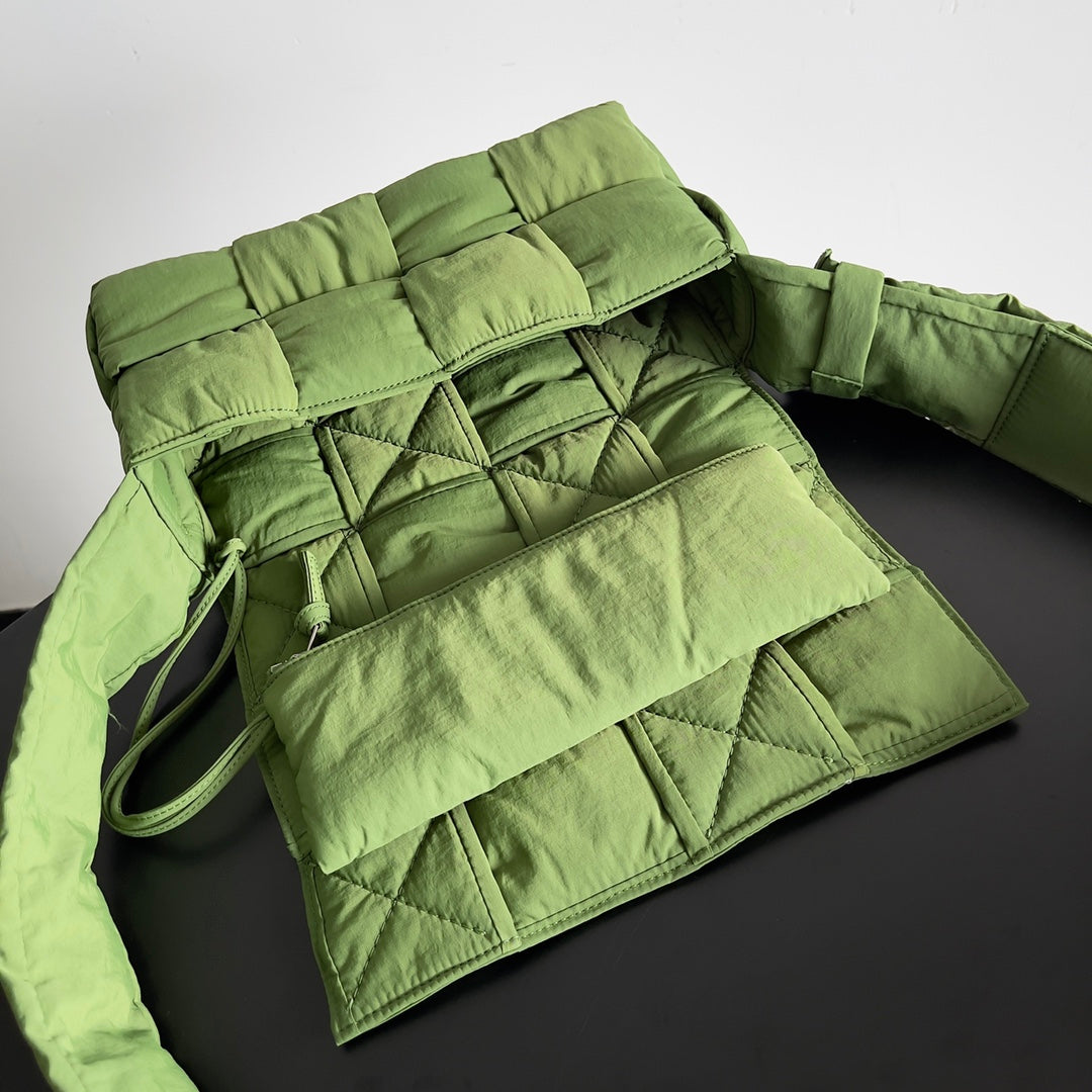 B*V CASSETTE 32 BAG IN GREEN FERN POLYAMIDE