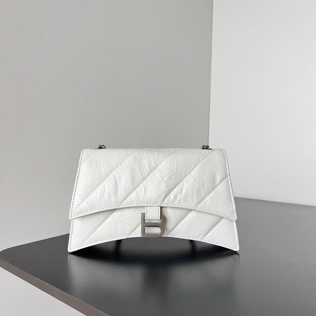 CRUSH CHAINED BAG QUILTED CRUSHED CALFSKIN SILVER HARDWARE