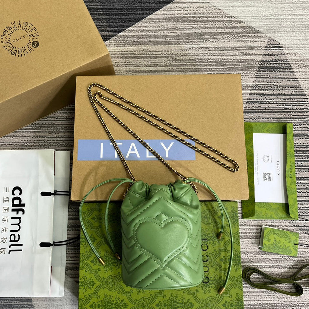 G*G MARMONT 17 BUCKET BAG IN LIGHT GREEN CALFSKIN
