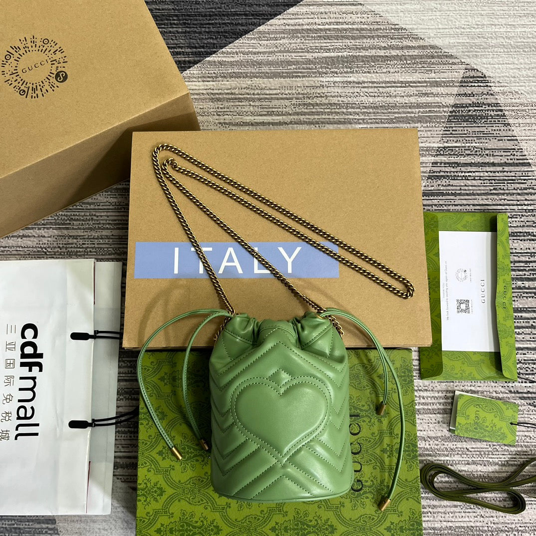 G*G MARMONT 17 BUCKET BAG IN LIGHT GREEN CALFSKIN