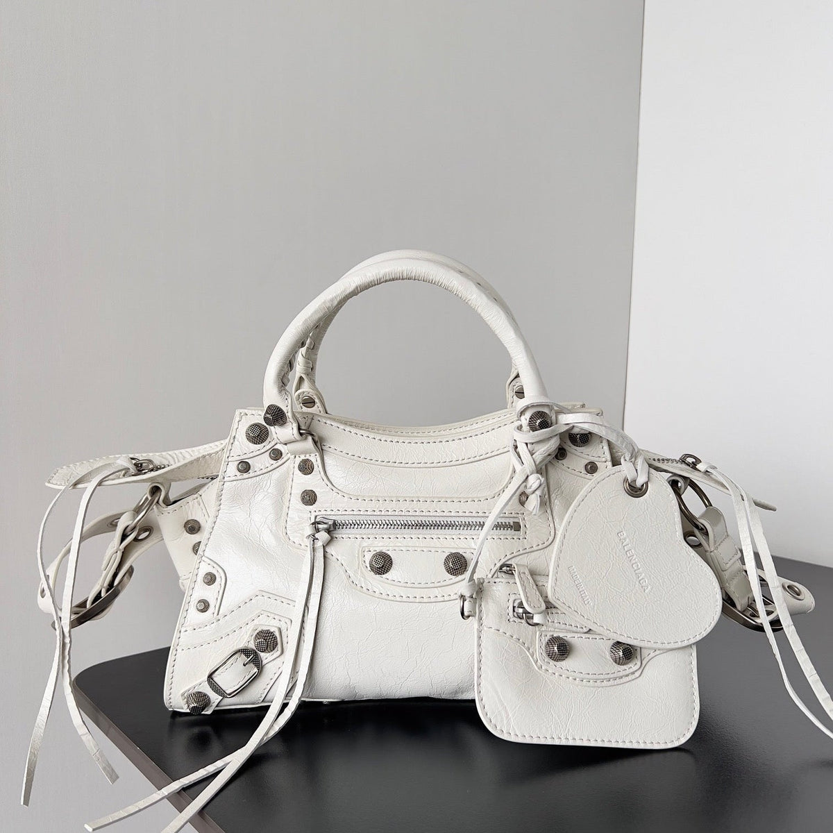 B*lenciaga Neo Cagole scooter bag white lambskin