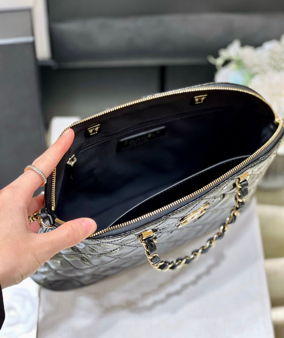 C*C 23S Shell Bag Patent Leather