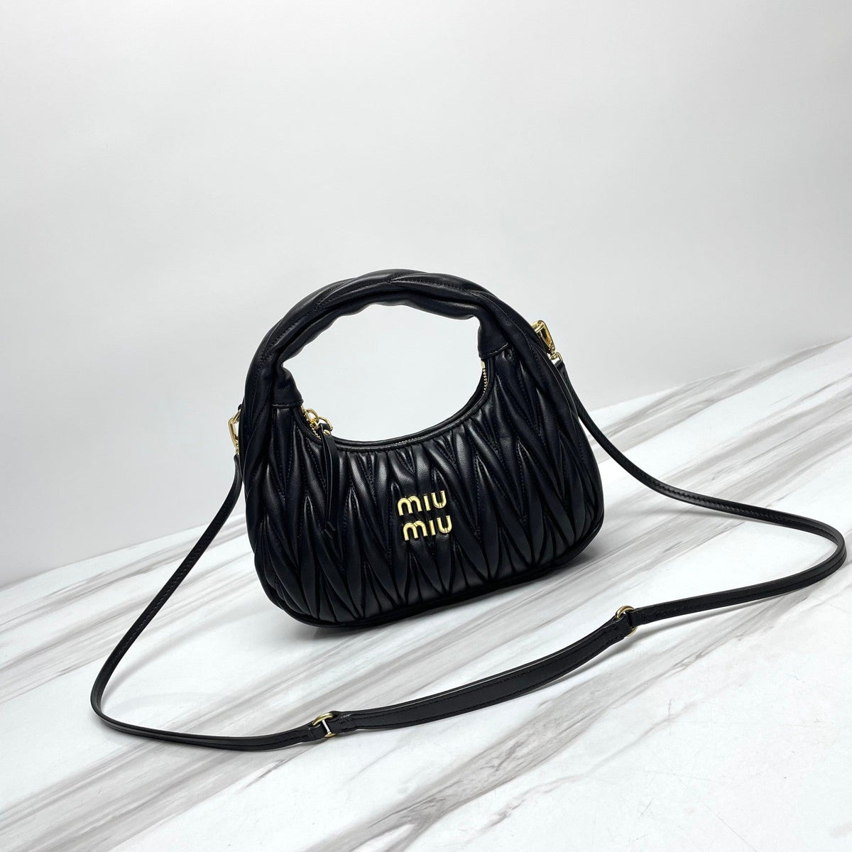 MIUWANDER HOBO MATELASSE LEATHER