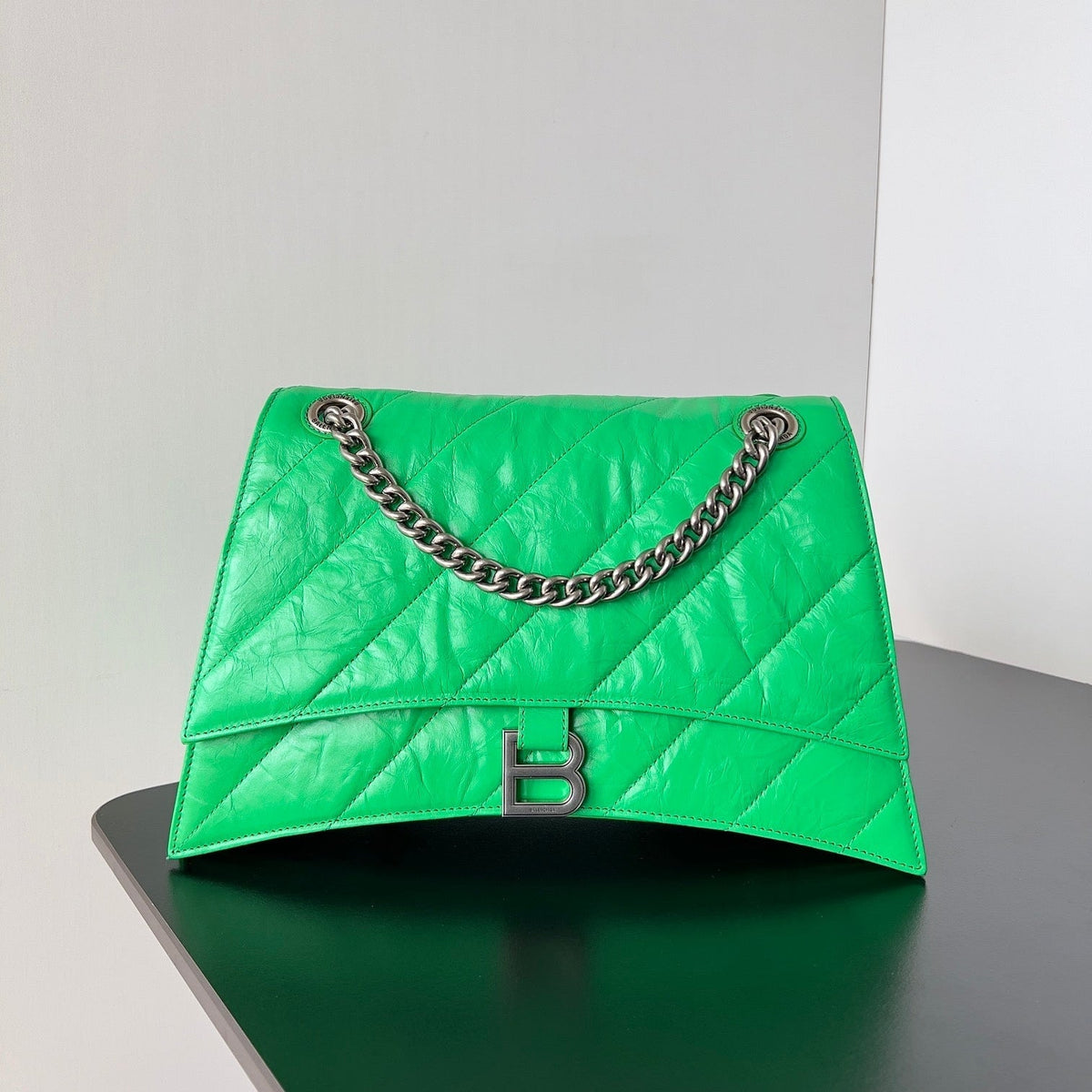 CRUSH CHAINED BAG QUILTED CRUSHED CALFSKIN SILVER HARDWARE
