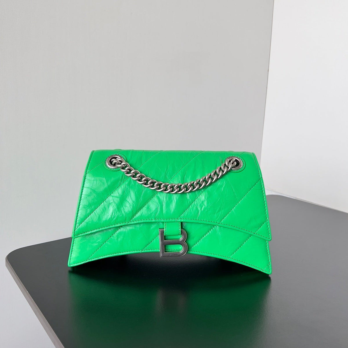 CRUSH CHAINED BAG QUILTED CRUSHED CALFSKIN SILVER HARDWARE