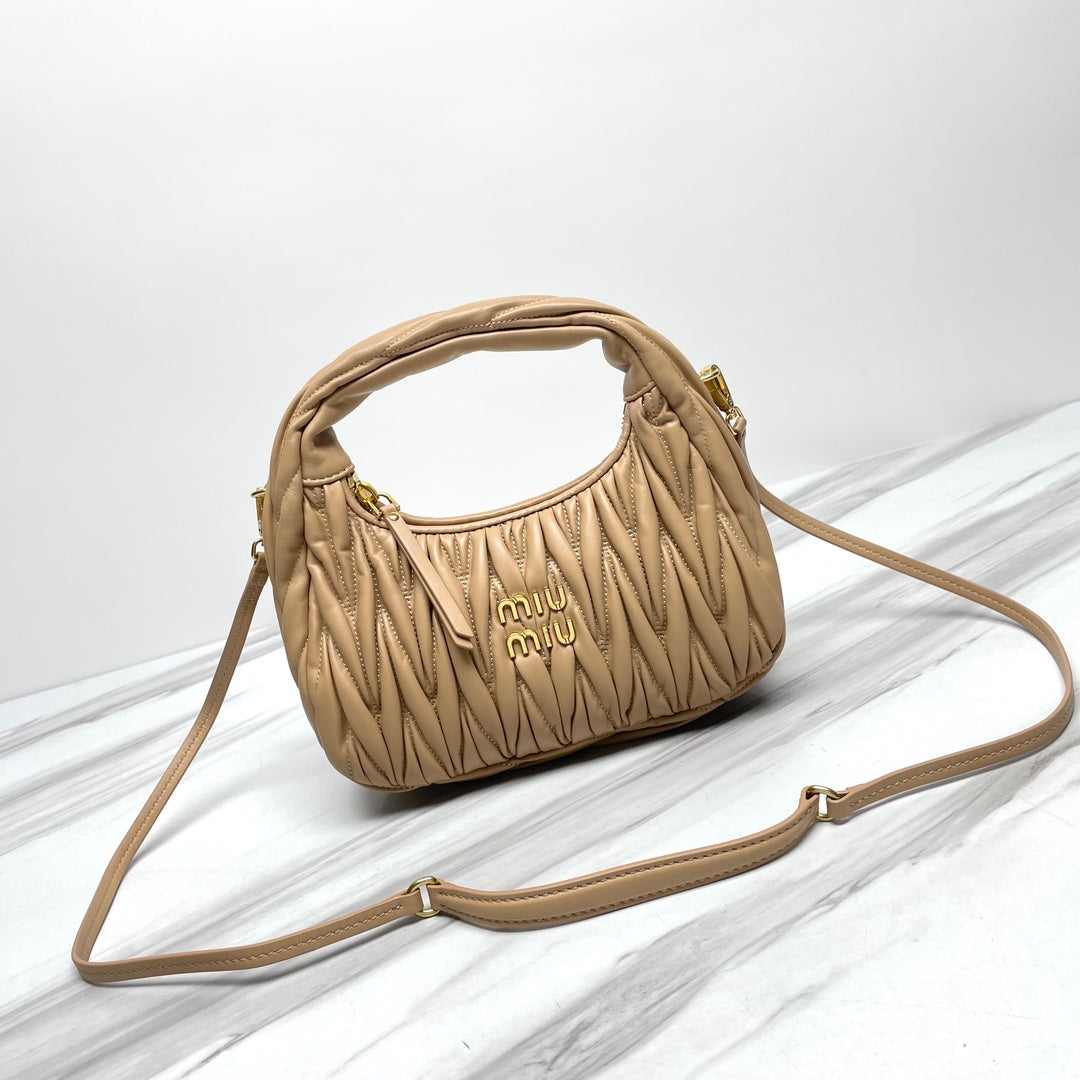 MIUWANDER HOBO MATELASSE LEATHER