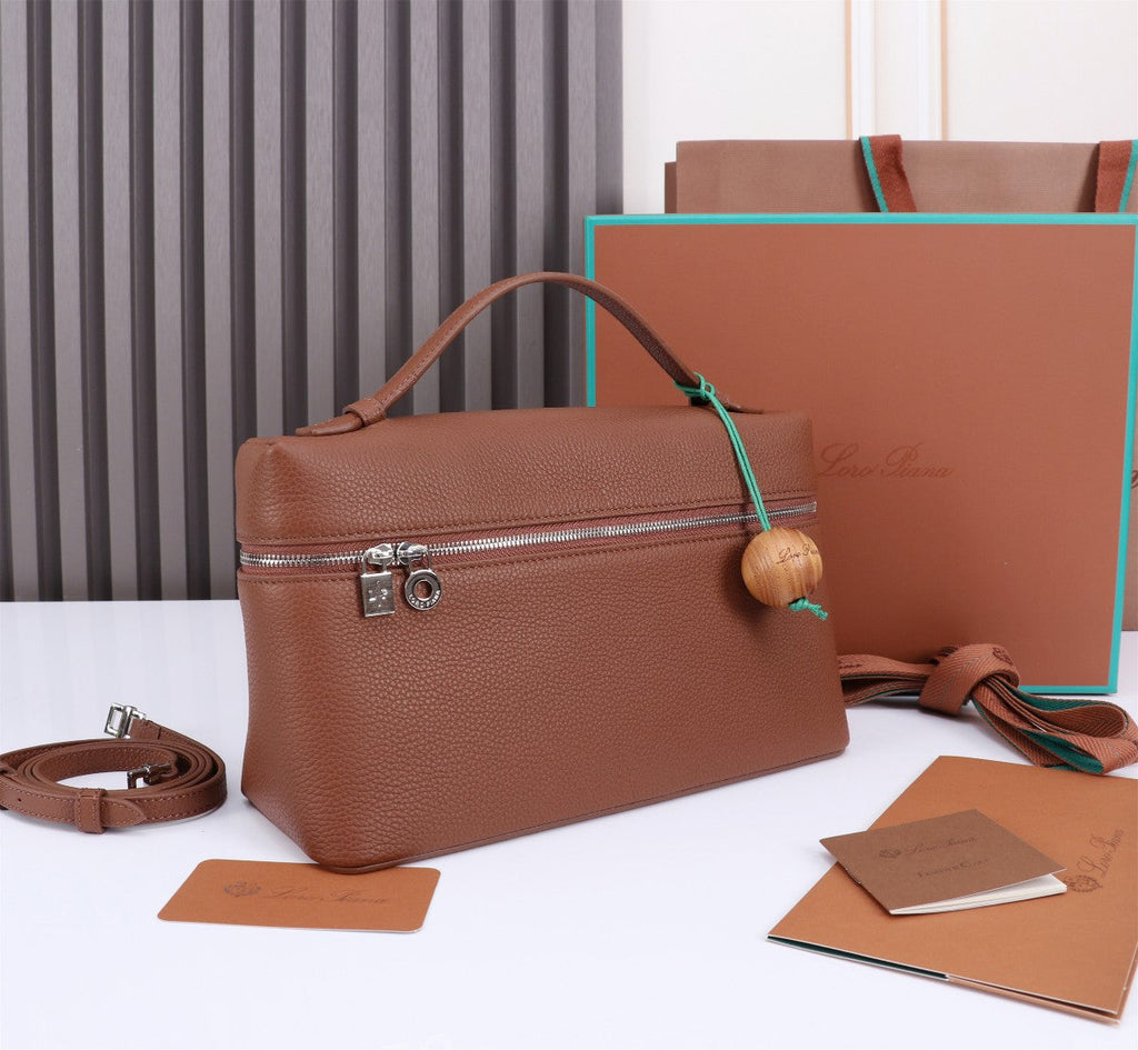EXTRA BAG L27 GRAINED CALFSKIN SILVER HARDWARE