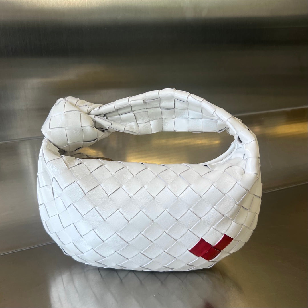 B*V 24 mini jodie 28 white lambskin