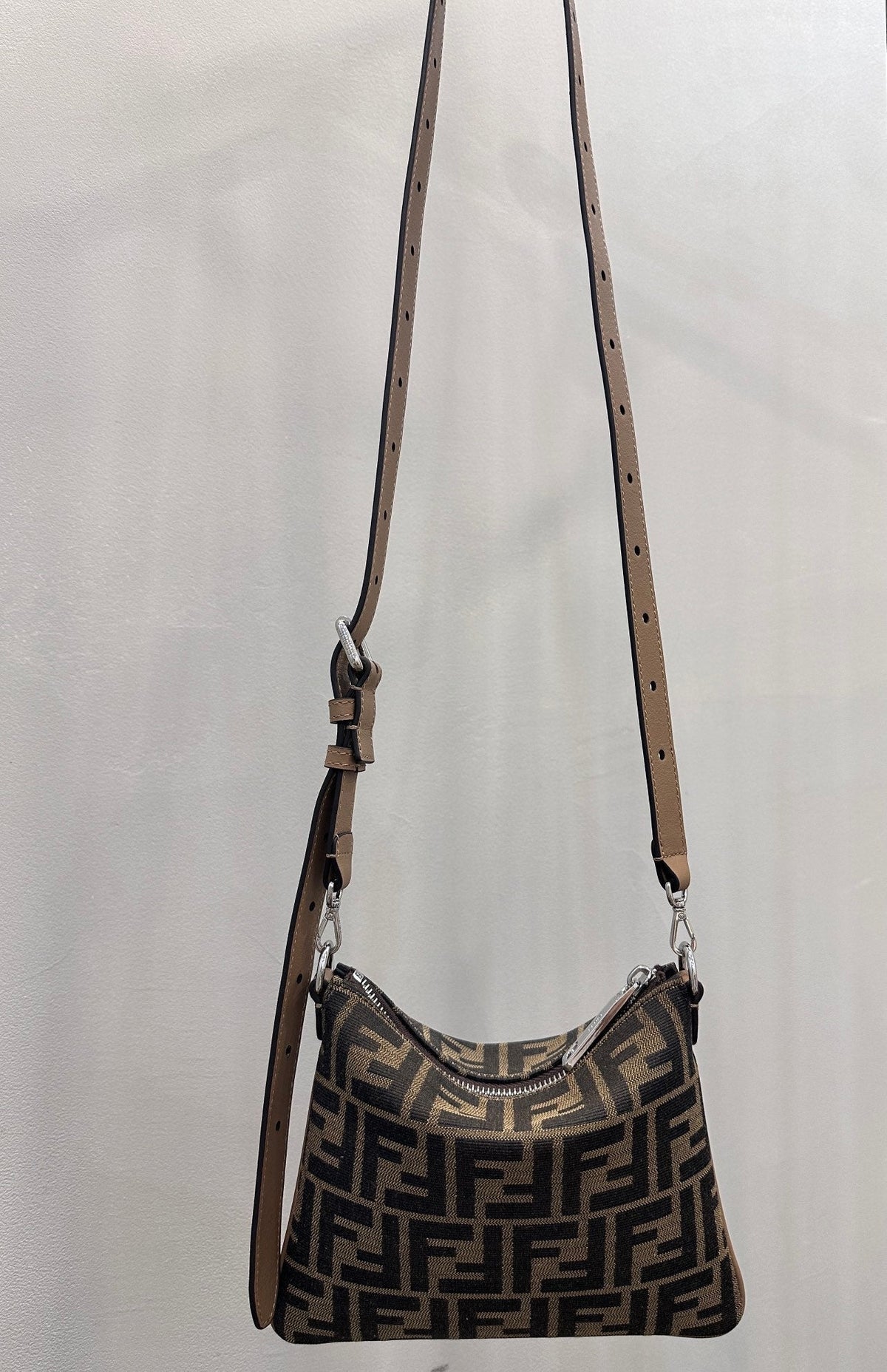 SHOULDER BAG 19 WITH F*F MOTIF IN BROWN JACQUARD FABRIC