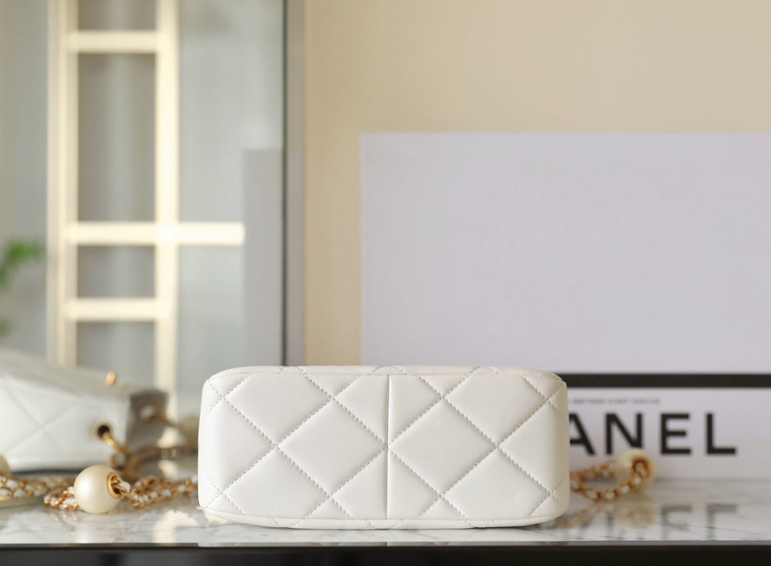 C*C 24S HOBO BAG LAMBSKIN PEARL BALL