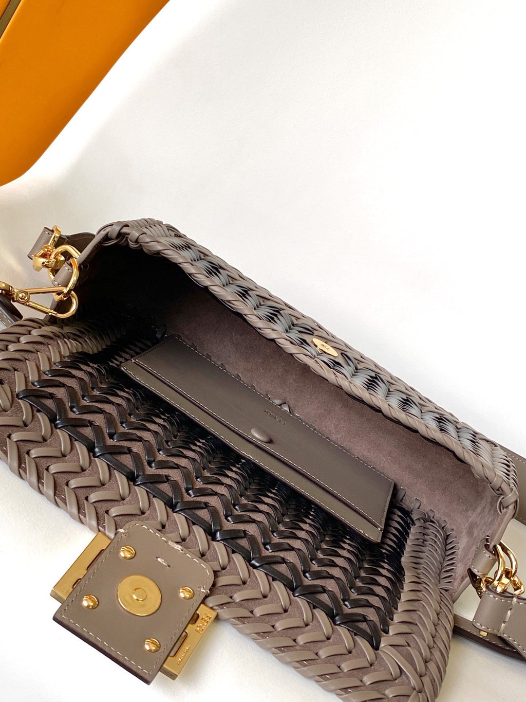 F*nd Baguette Bag interlaced leather Ghw