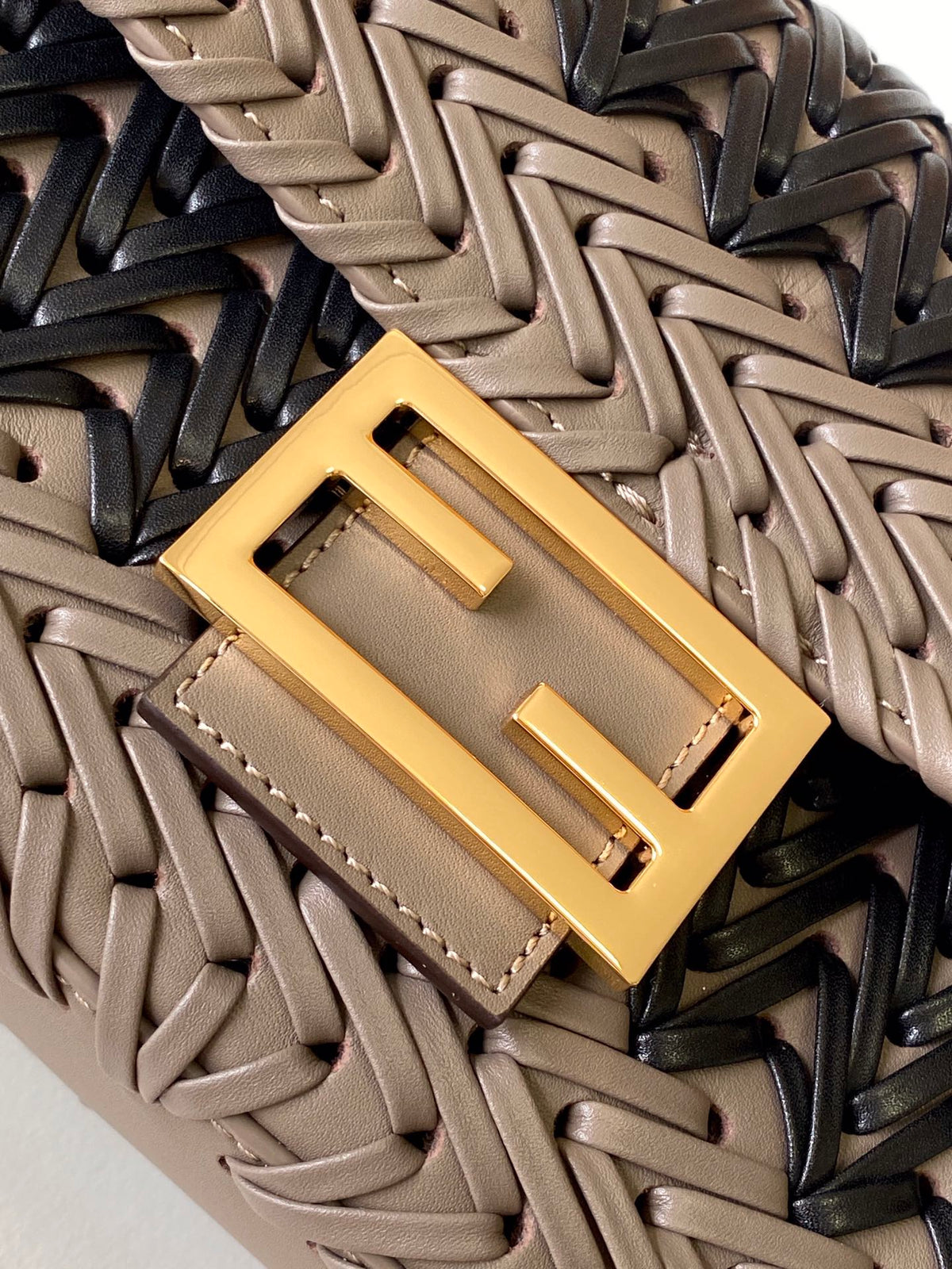 F*nd Baguette Bag interlaced leather Ghw