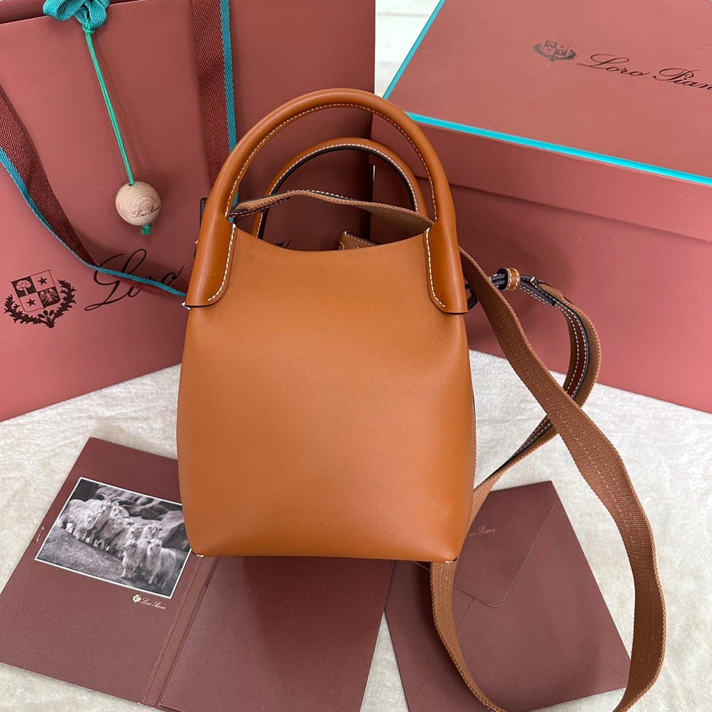 BALE BAG GRAINED CALFSKIN GOLD HARDWARE