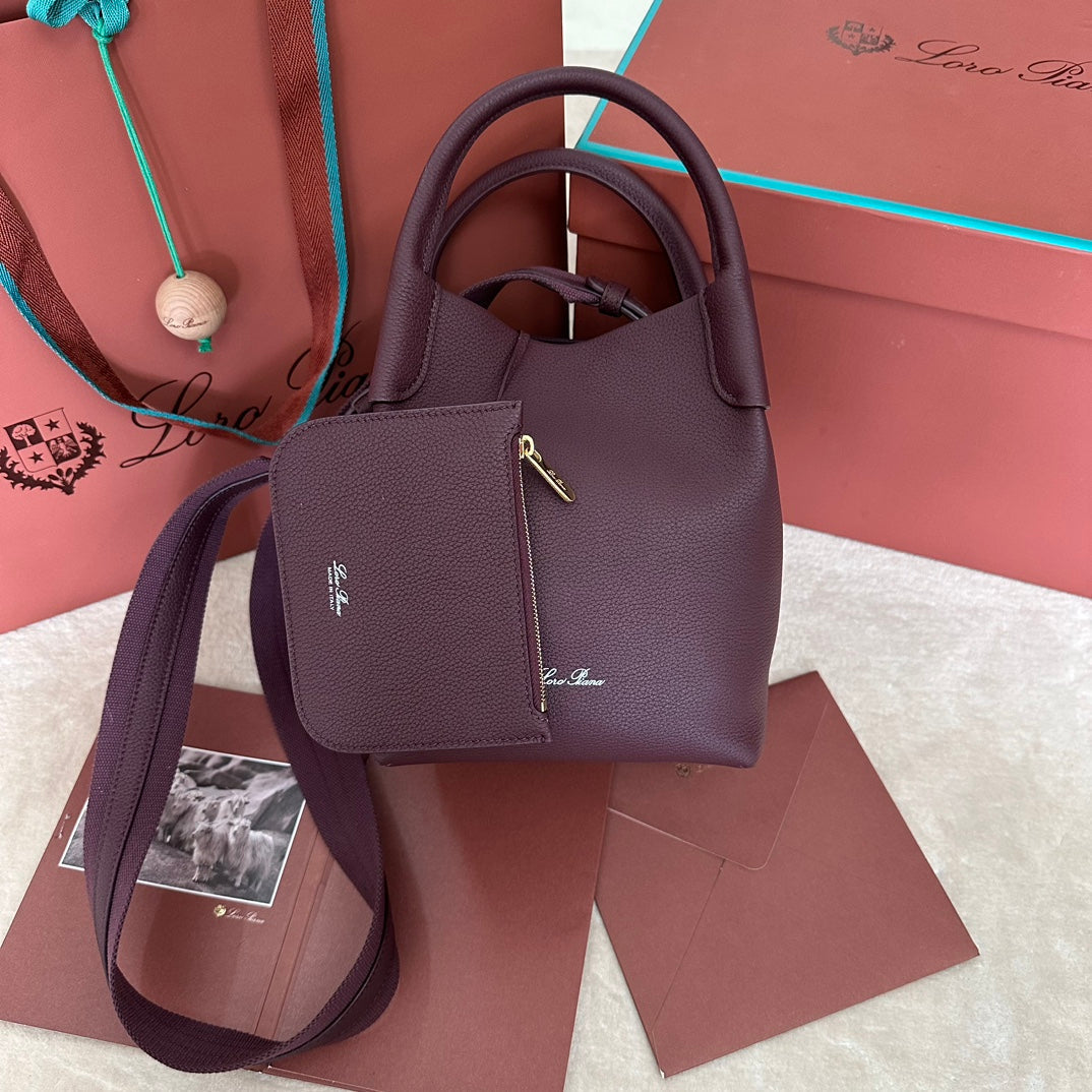 BALE BAG GRAINED CALFSKIN GOLD HARDWARE