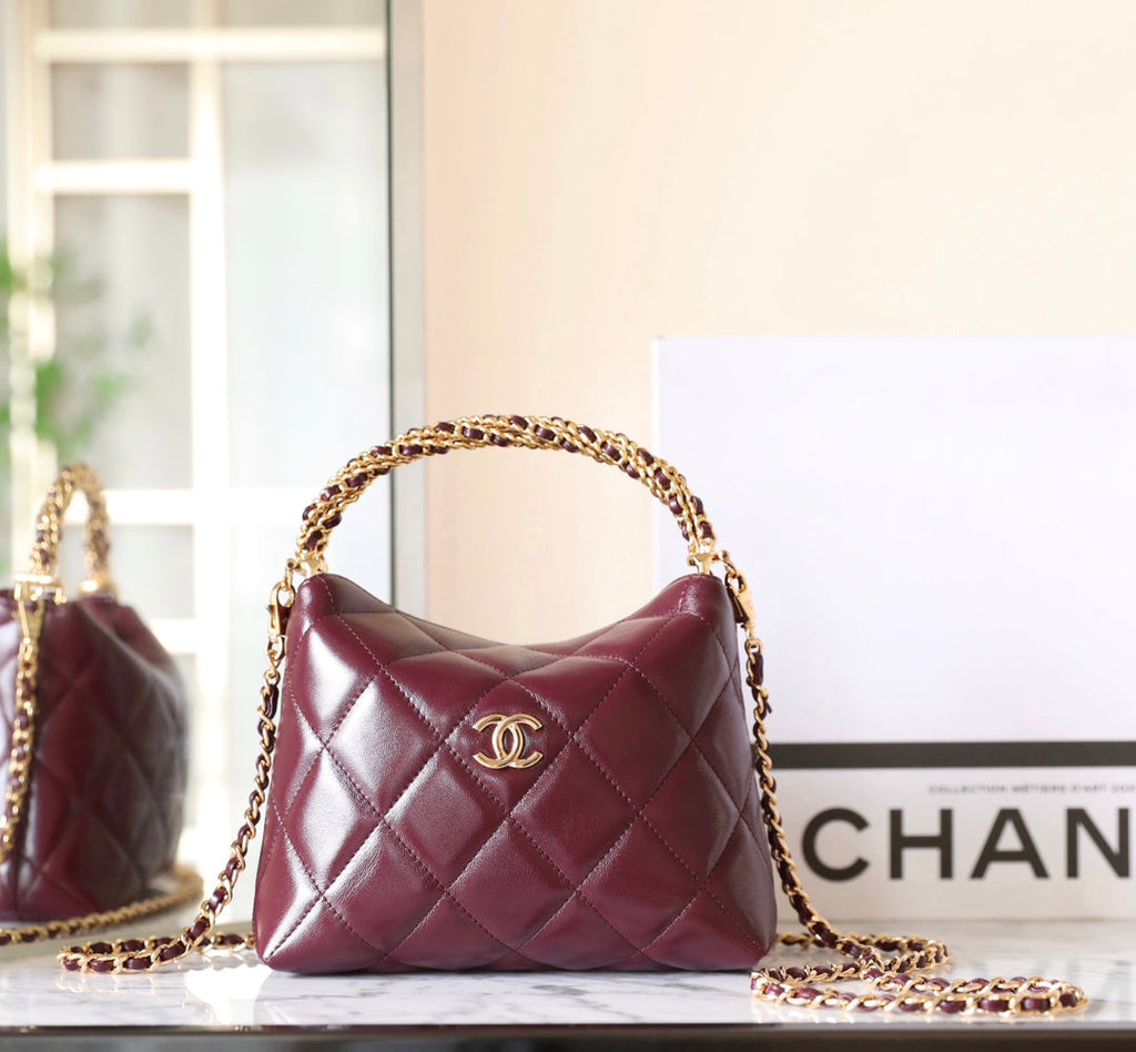 24B Cluth Chain Lambskin Gold Hardware