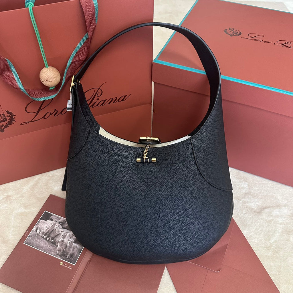 BOBBIN SHOULDER BAG CALFSKIN GOLD HARDWARE
